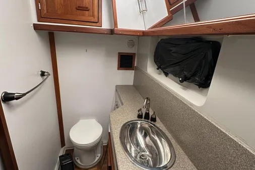 Carver 42 Aft Cabin Motor Yacht image