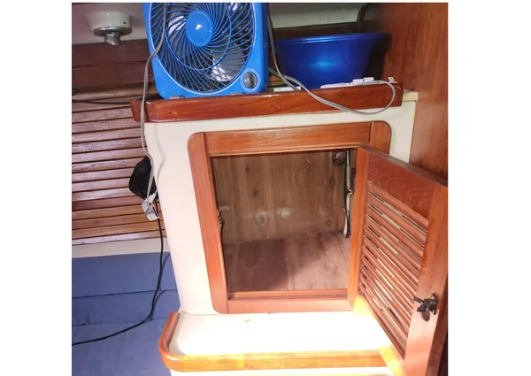 Catalina Morgan 381 image