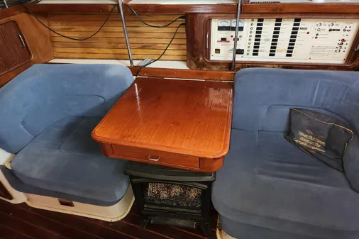 Catalina Morgan 381 image