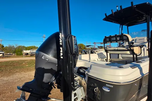 NauticStar 231 Angler image