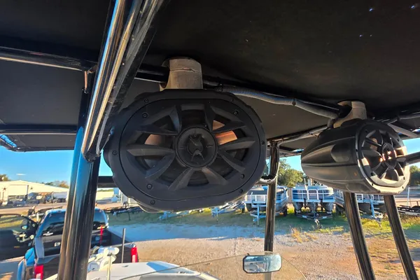 NauticStar 231 Angler image