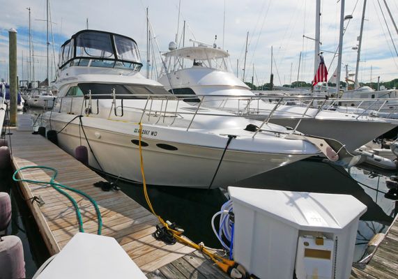 Sea Ray 400 Sedan Bridge - main image