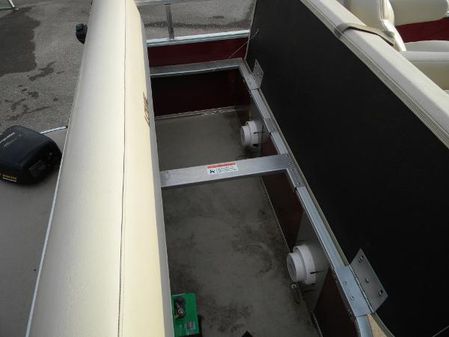 Lowe 202-FISH-CRUISE image