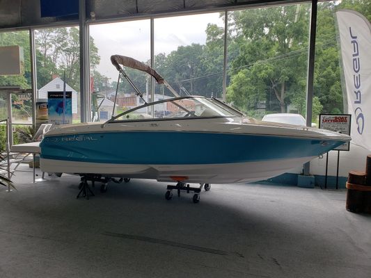 Regal 1900ES Bowrider - main image
