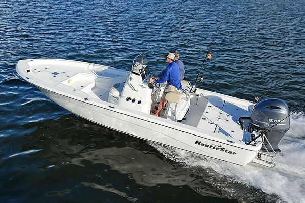 NauticStar 2400 Sport - main image