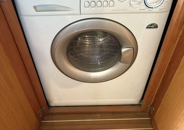 Luhrs 41 Convertible image