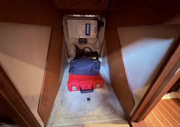 Luhrs 41 Convertible image