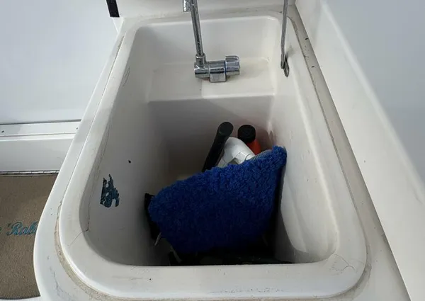 Luhrs 41 Convertible image