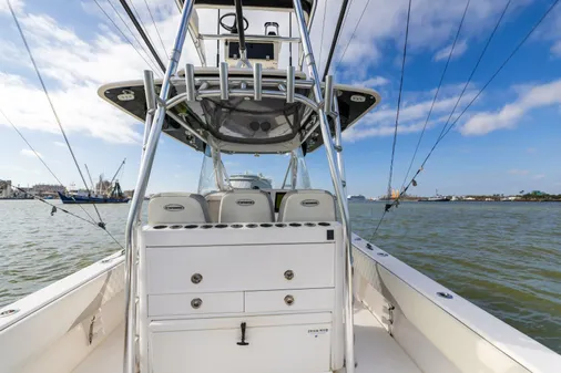 Contender 39 Fisharound image