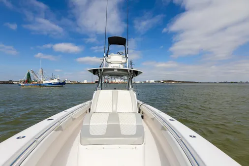 Contender 39 Fisharound image