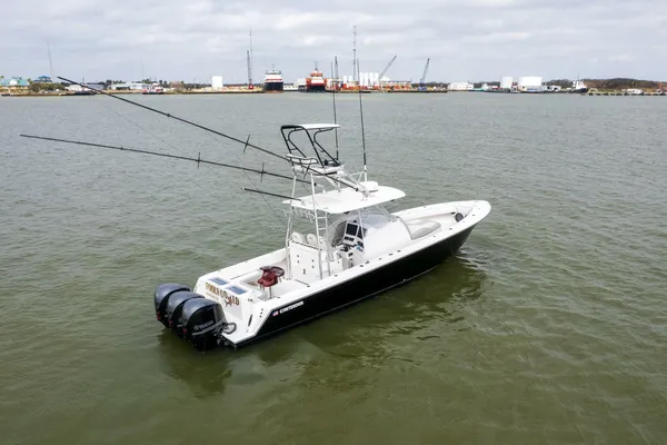 Contender 39 Fisharound image