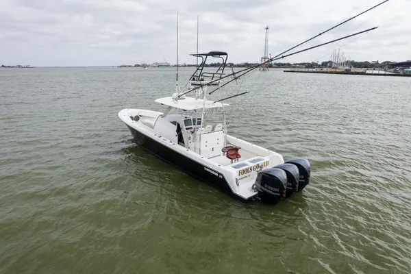 Contender 39 Fisharound image