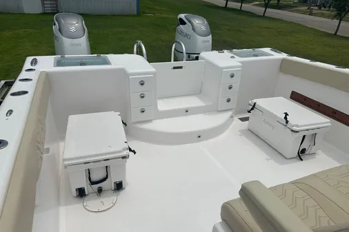 Twin Vee 340 GFX CC image