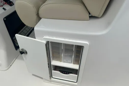 Twin Vee 340 GFX CC image