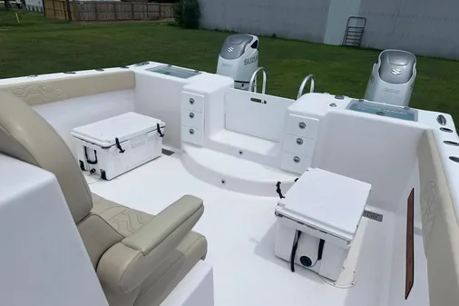 Twin Vee 340 GFX CC image