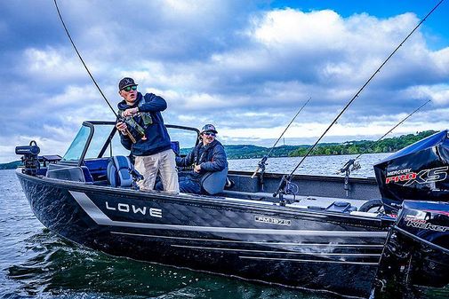 Lowe FISHING-MACHINE-1875 image