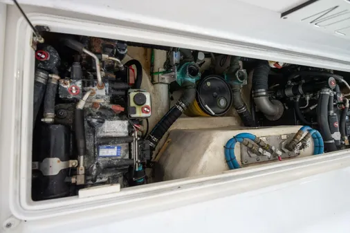 Cabo 40 Hardtop Express image