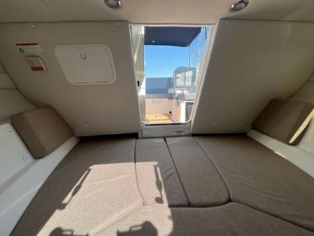 Bayliner VR5-CUDDY image