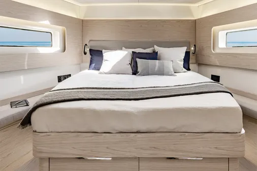 Beneteau OCEANIS-YACHT-54 image