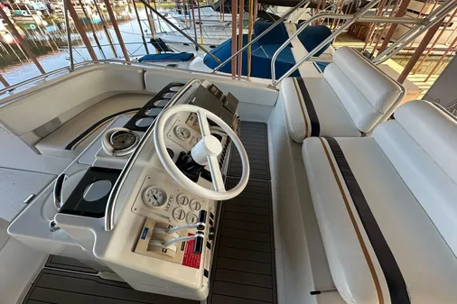 Mainship 40 Sedan Bridge image