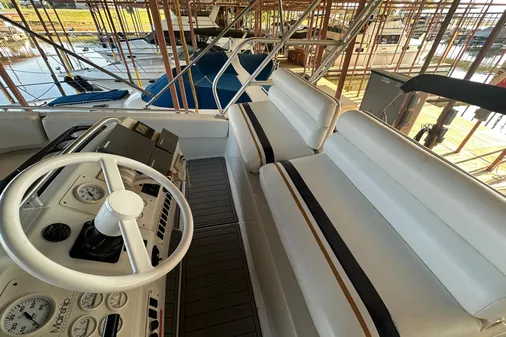Mainship 40 Sedan Bridge image
