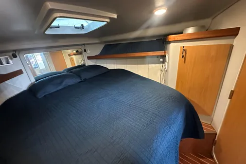 Mainship 40 Sedan Bridge image