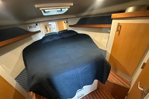 Mainship 40 Sedan Bridge image