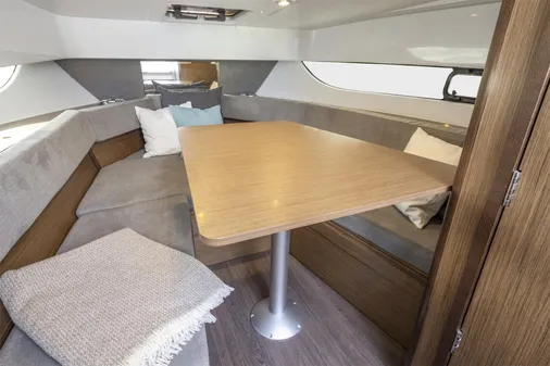 Beneteau FLYER-9-SUNDECK image