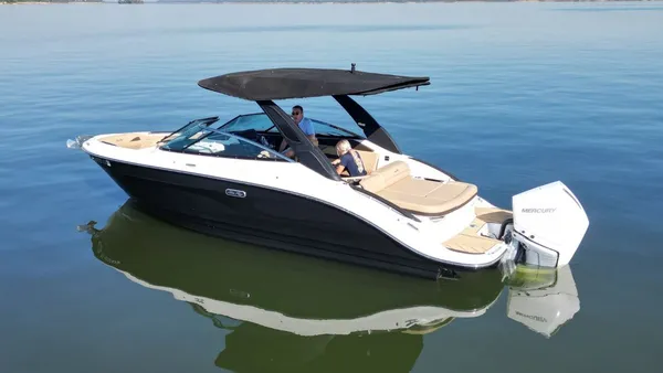 Sea Ray SLX 260 Outboard image