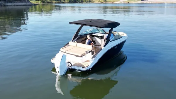 Sea Ray SLX 260 Outboard image