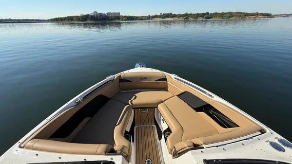 Sea Ray SLX 260 Outboard image
