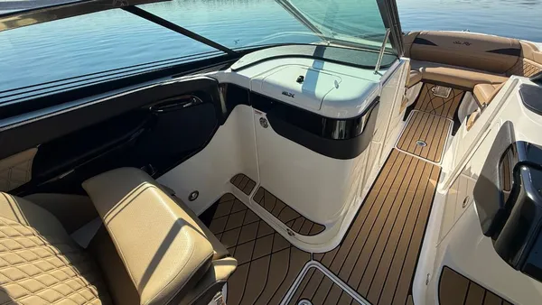 Sea Ray SLX 260 Outboard image