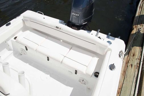 Sea Hunt Ultra 225 image