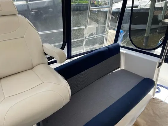 Endeavour Trawler Cat 38 image