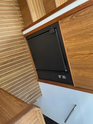 Endeavour Trawler Cat 38 image