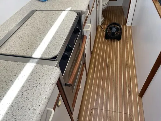 Endeavour Trawler Cat 38 image