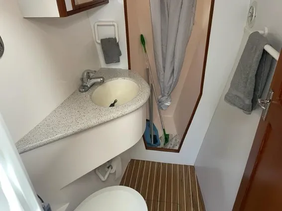 Endeavour Trawler Cat 38 image