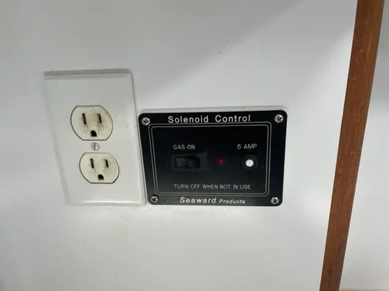 Endeavour Trawler Cat 38 image