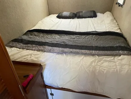 Endeavour Trawler Cat 38 image