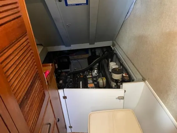 Endeavour Trawler Cat 38 image