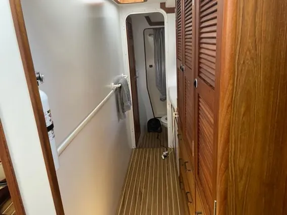 Endeavour Trawler Cat 38 image