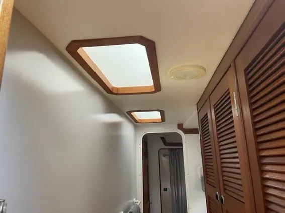 Endeavour Trawler Cat 38 image