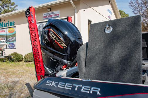 Skeeter FXR21 Apex Bass Boat image