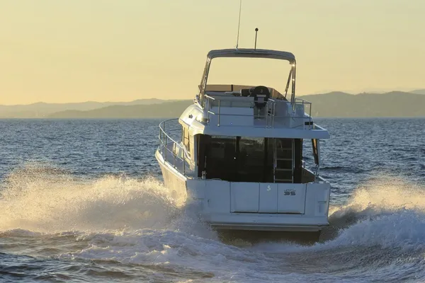 Beneteau SWIFT-TRAWLER-35 image