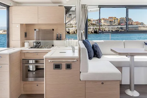 Beneteau SWIFT-TRAWLER-41-SEDAN image