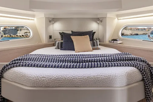 Beneteau SWIFT-TRAWLER-41-SEDAN image