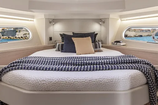 Beneteau SWIFT-TRAWLER-41-FLY image