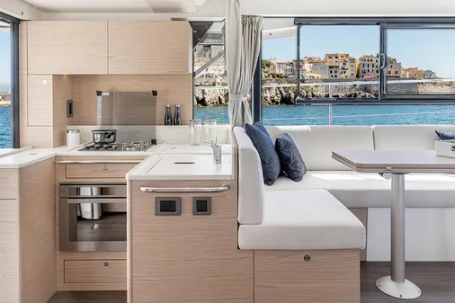 Beneteau SWIFT-TRAWLER-41-FLY image