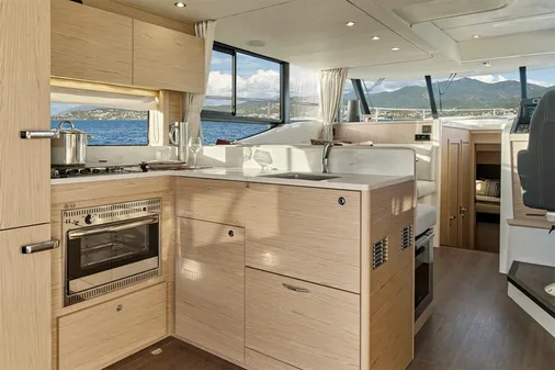 Beneteau SWIFT-TRAWLER-48 image