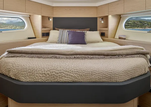 Beneteau SWIFT-TRAWLER-48 image